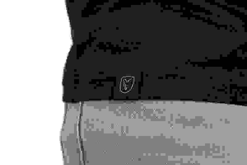 cfx182_187_fox_large_print_logo_black_t_shirt_hem_tab_detailjpg