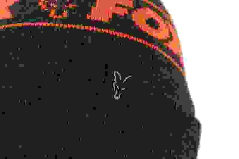 chh021_fox_collection_bobble_black_and_orange_logo_detailjpg