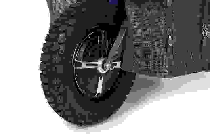 ctr020_fox_transporter_power_barrow_wheel_detail_1jpg