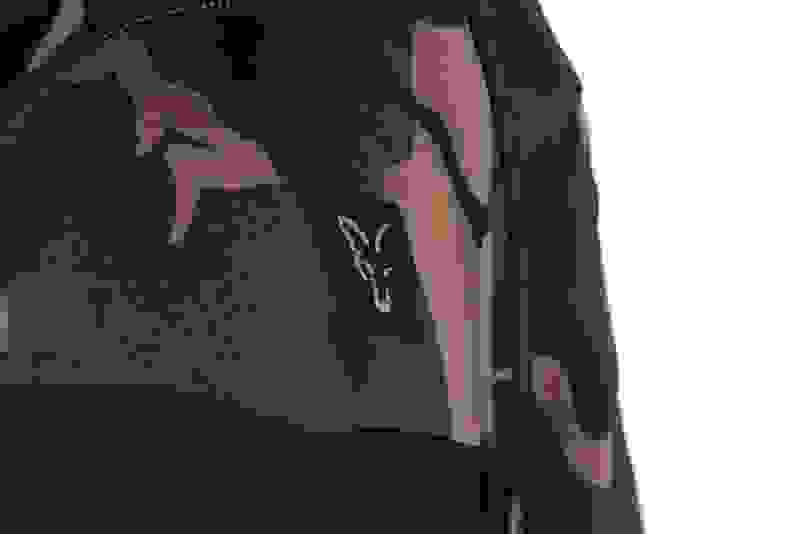 cfx291_296_fox_black_camo_raglan_zipped_hoody_logo_detailjpg